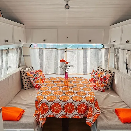 مكان تخييم Highway To Hel