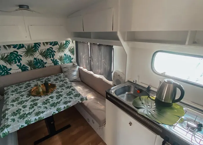 Camping Highway To Hel *