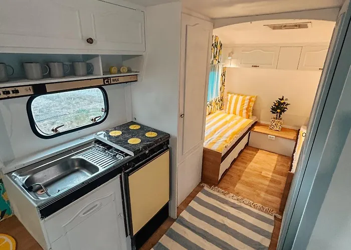 Camping Highway To Hel *